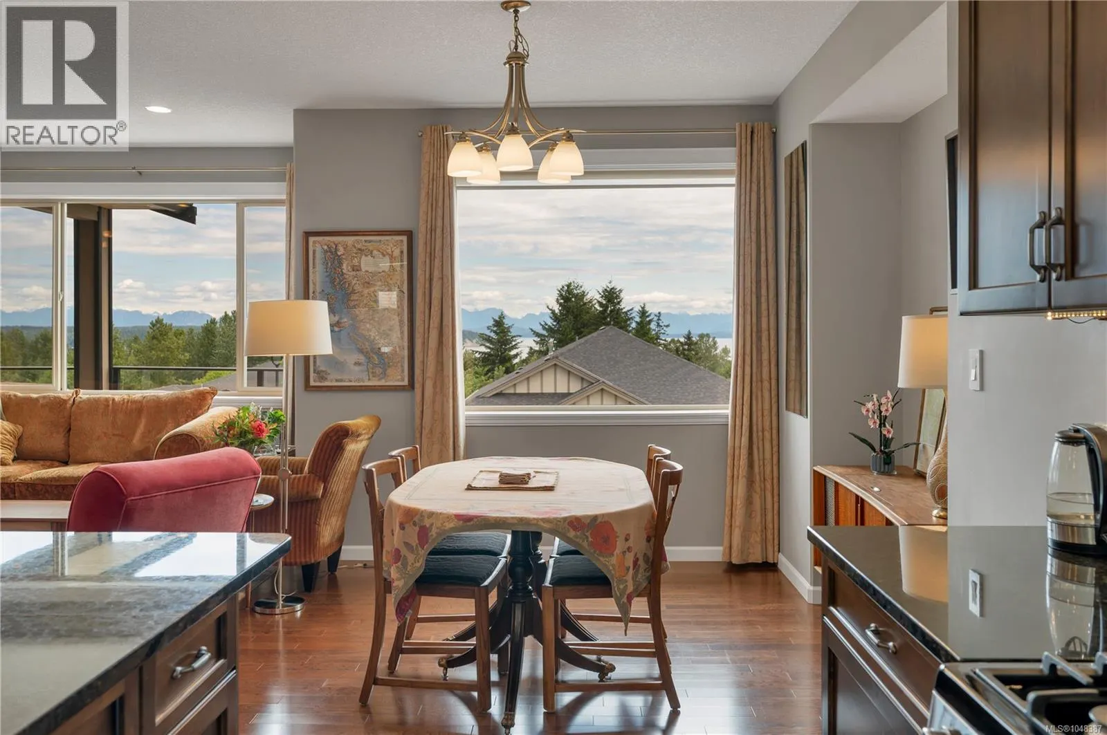 885 Timberline Dr