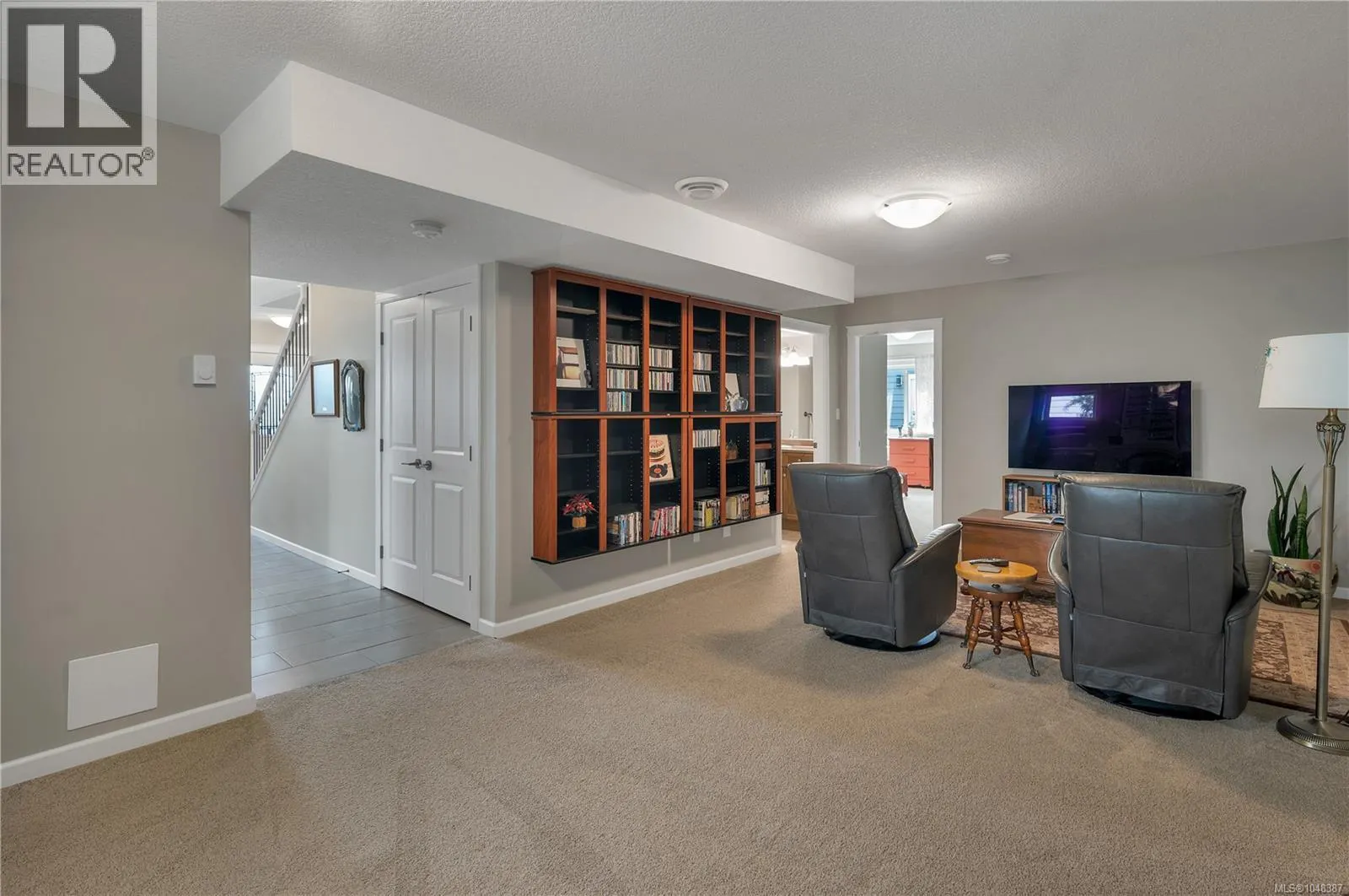 885 Timberline Dr