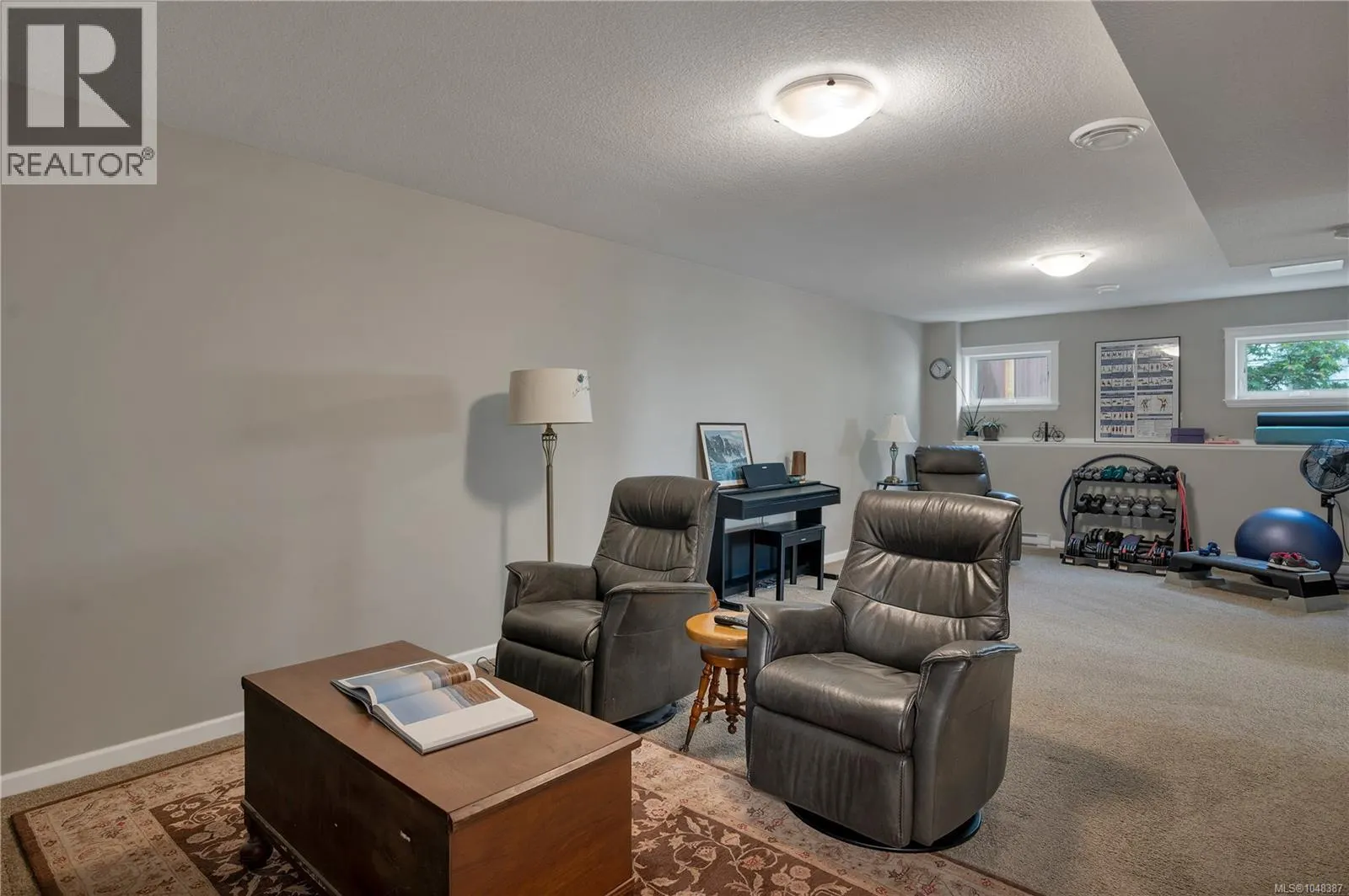 885 Timberline Dr