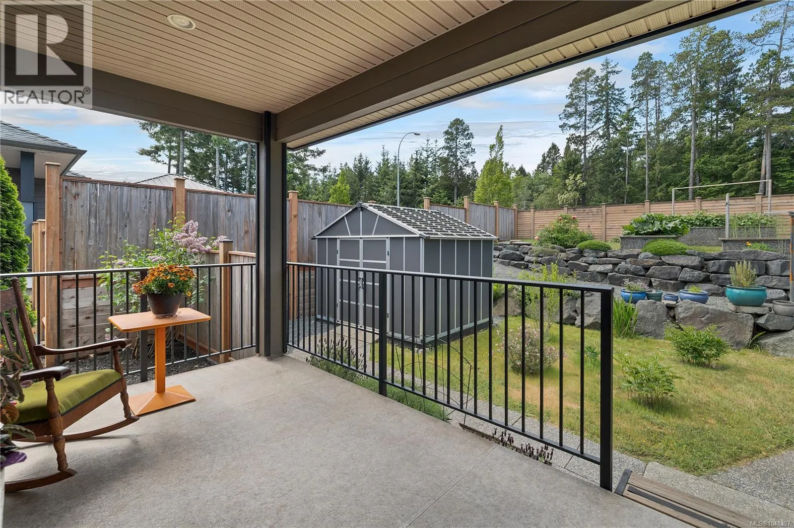 885 Timberline Dr