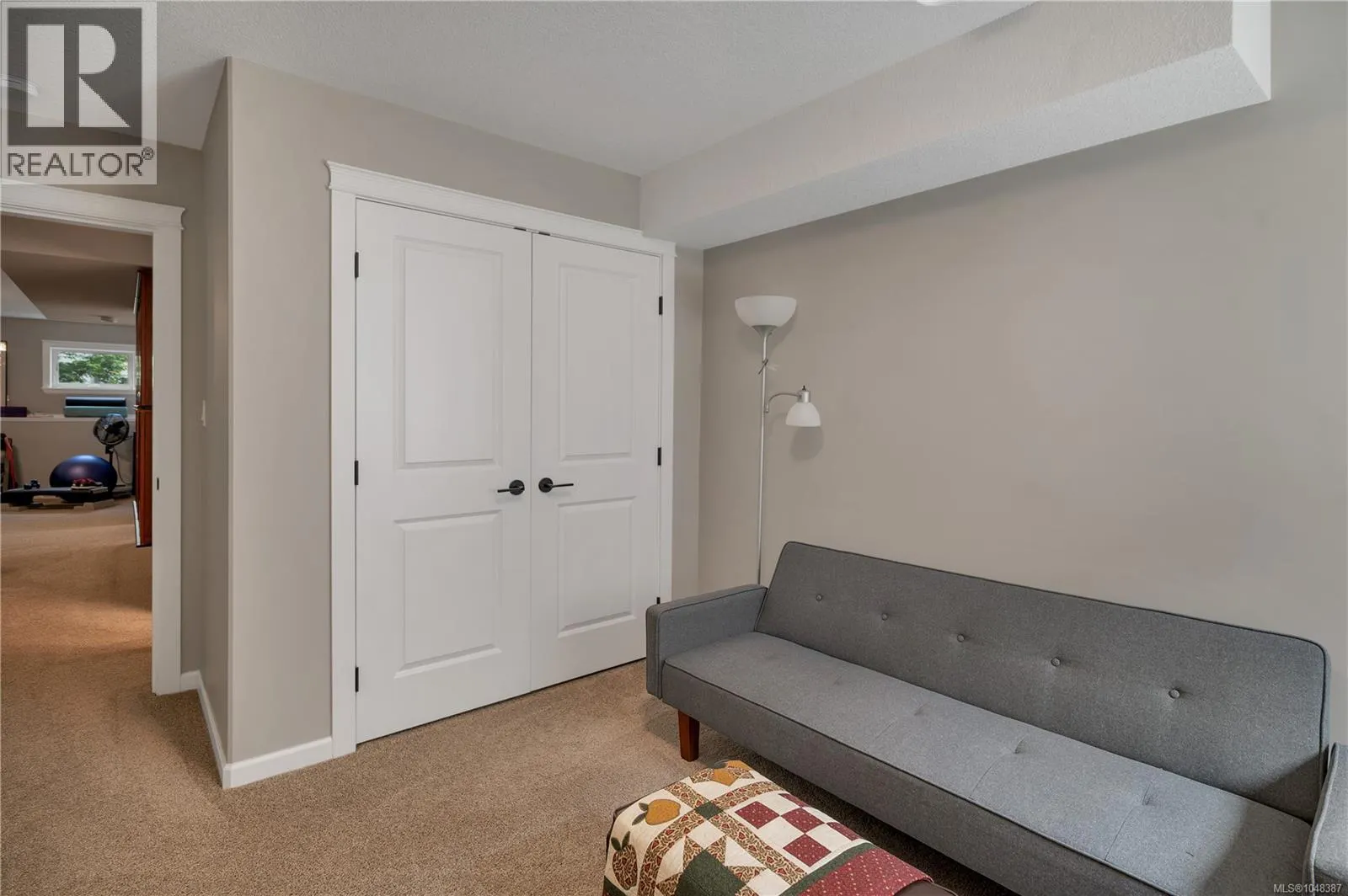 885 Timberline Dr