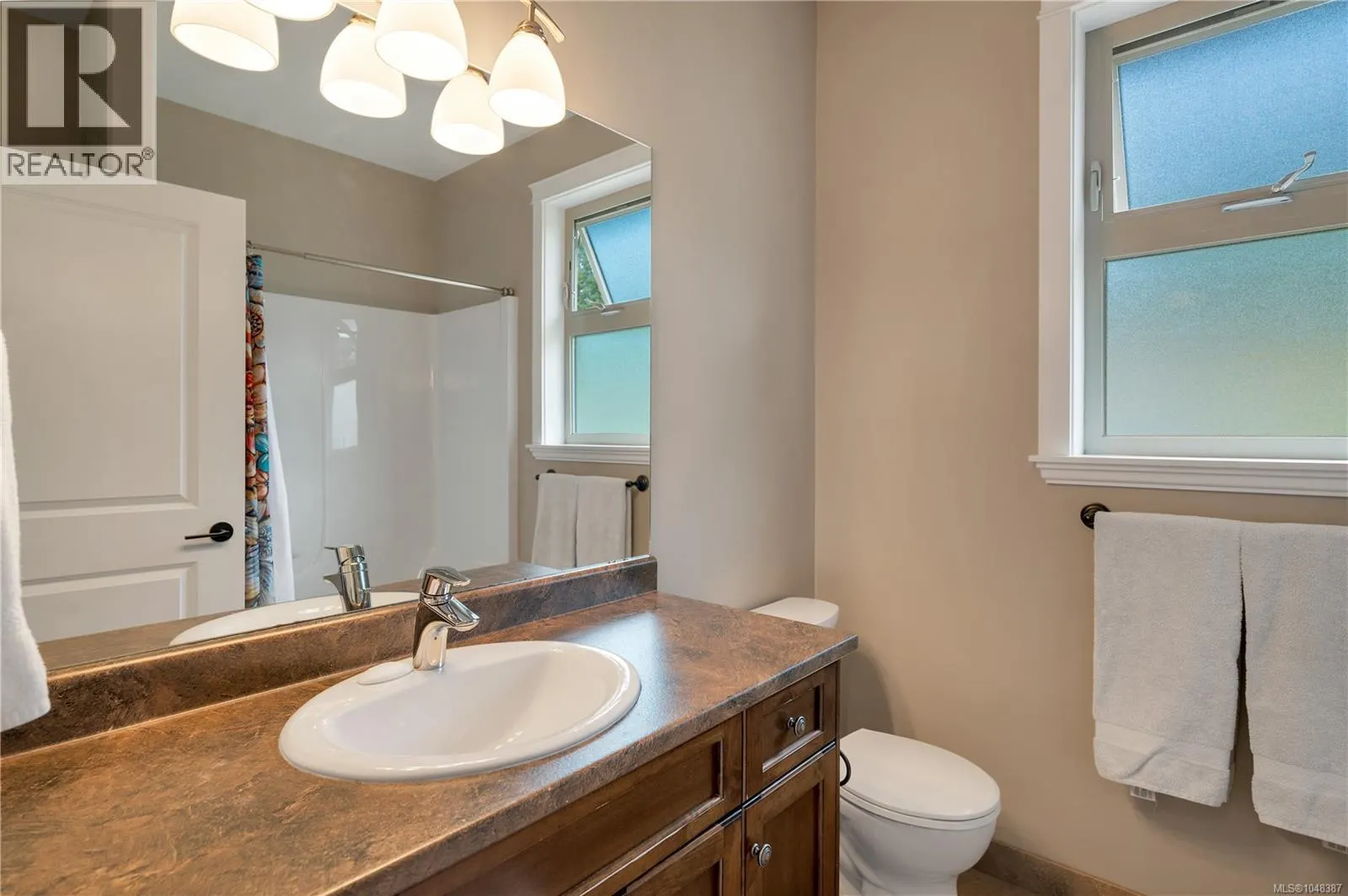 885 Timberline Dr