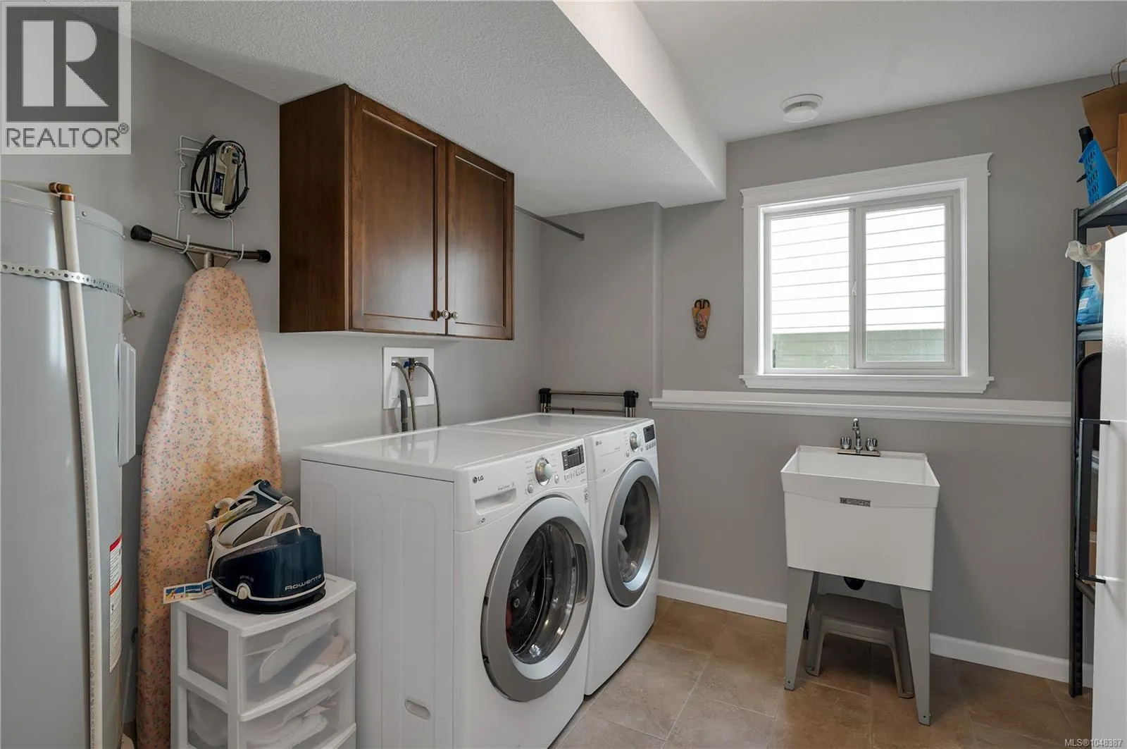 885 Timberline Dr