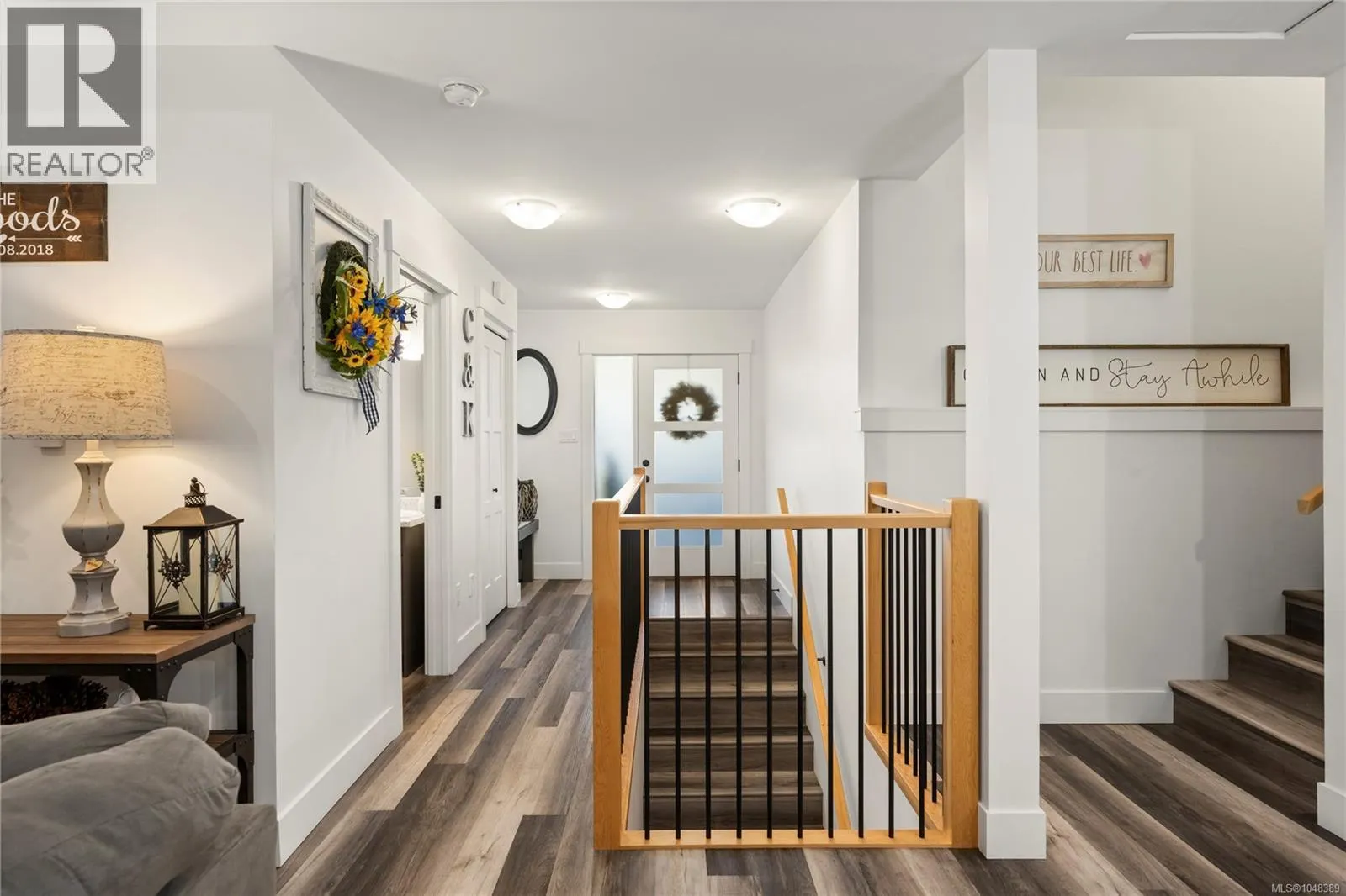 222 Golden Oaks Cres