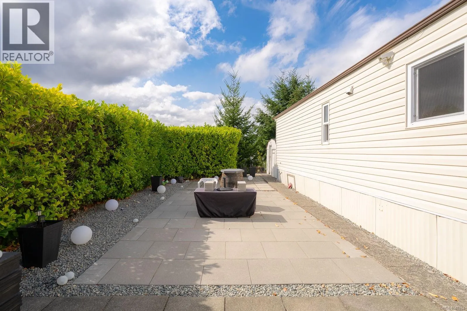 76 6325 Metral Dr