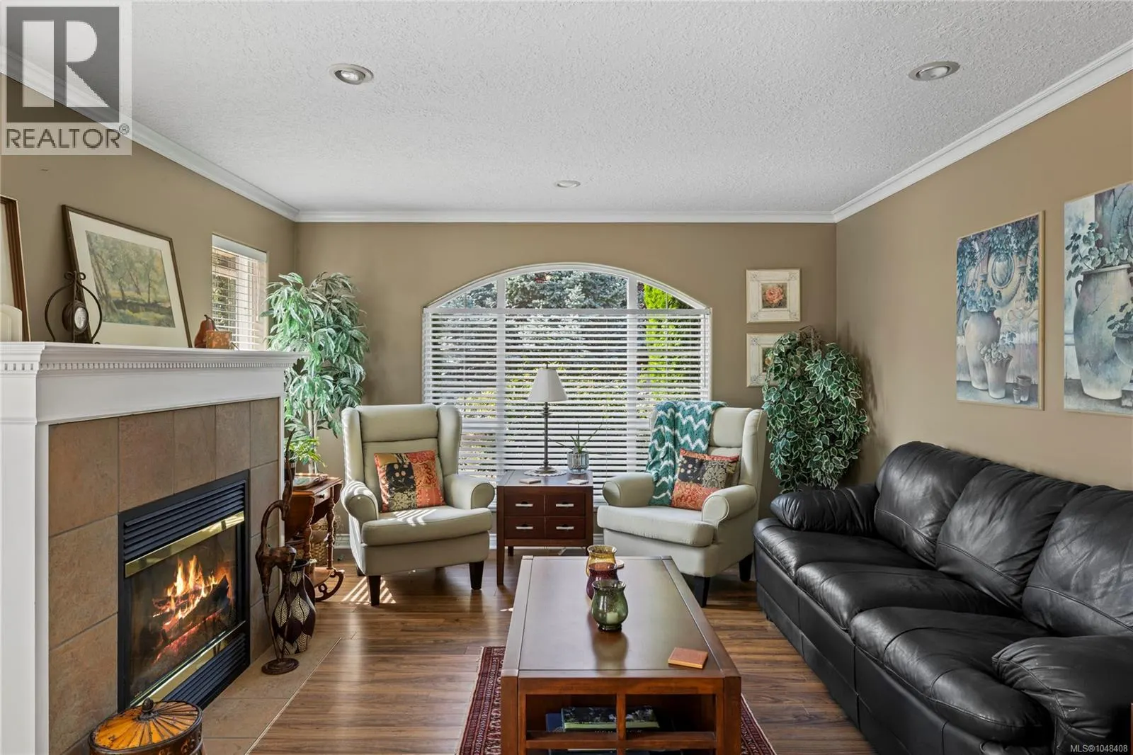 828 Sunray Rd