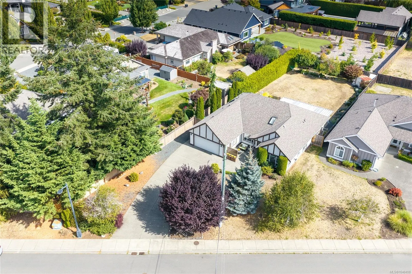828 Sunray Rd