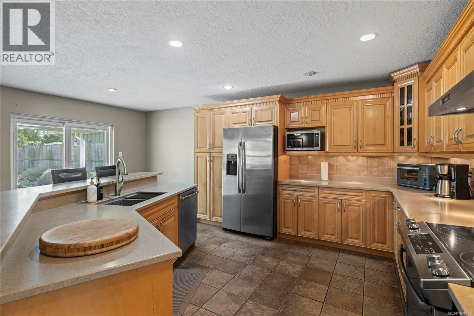 828 Sunray Rd
