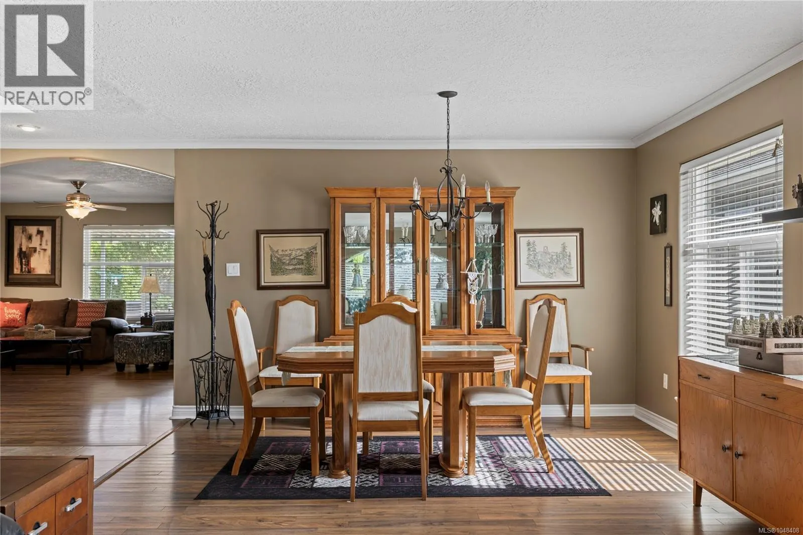 828 Sunray Rd