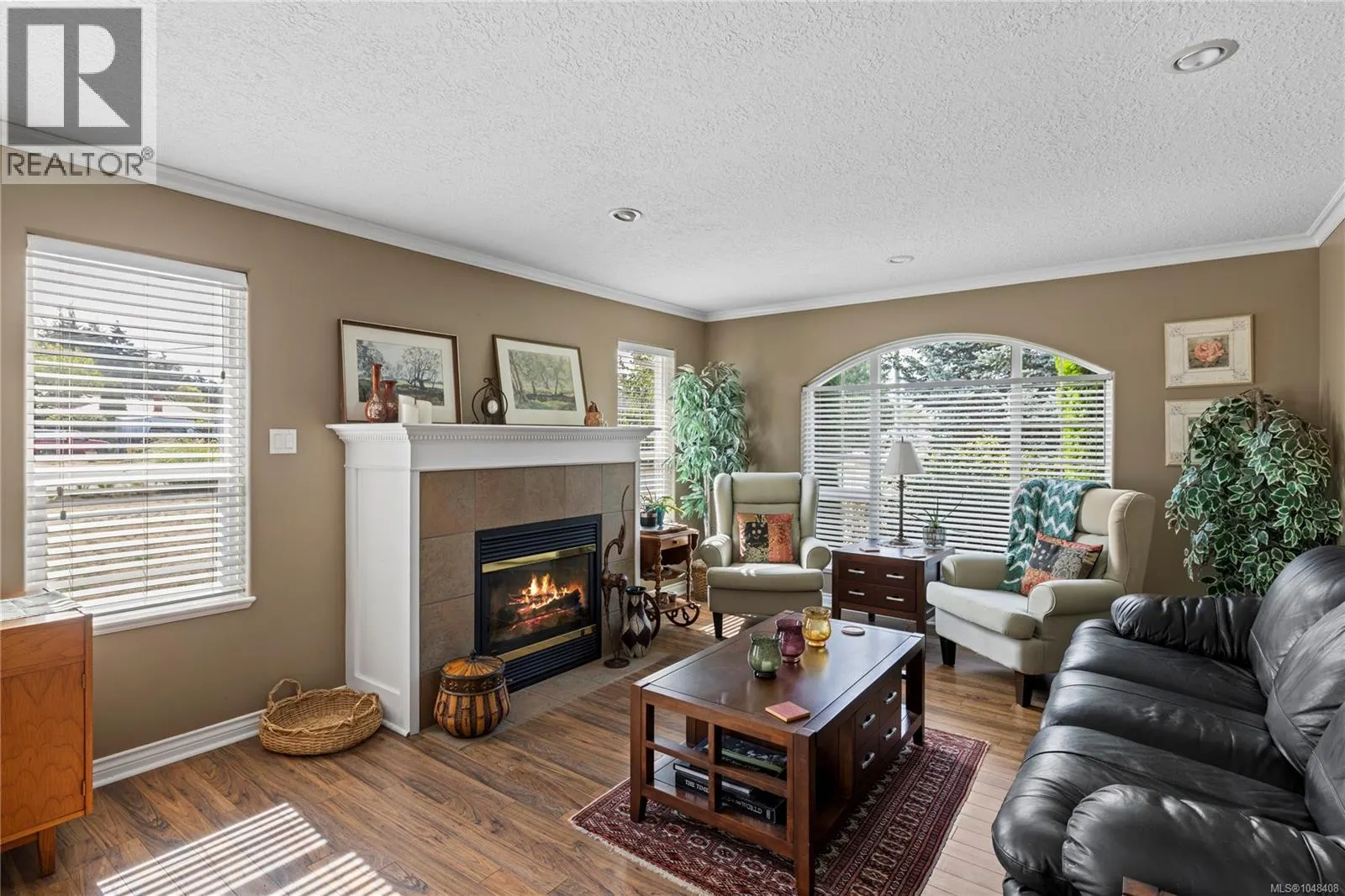 828 Sunray Rd