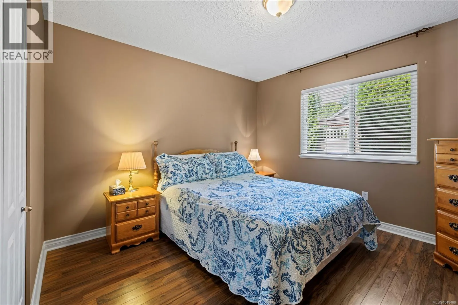 828 Sunray Rd