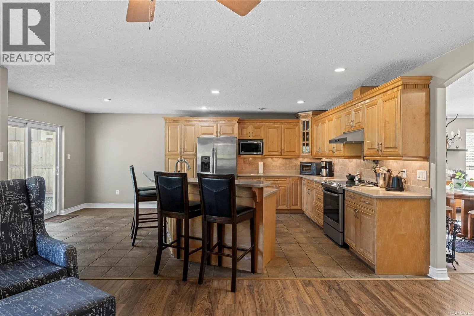 828 Sunray Rd