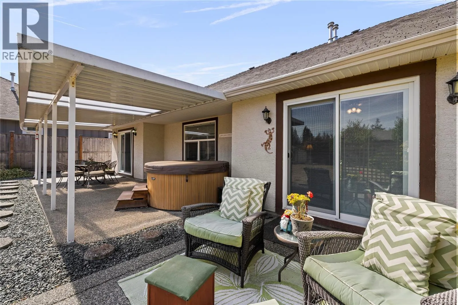 828 Sunray Rd