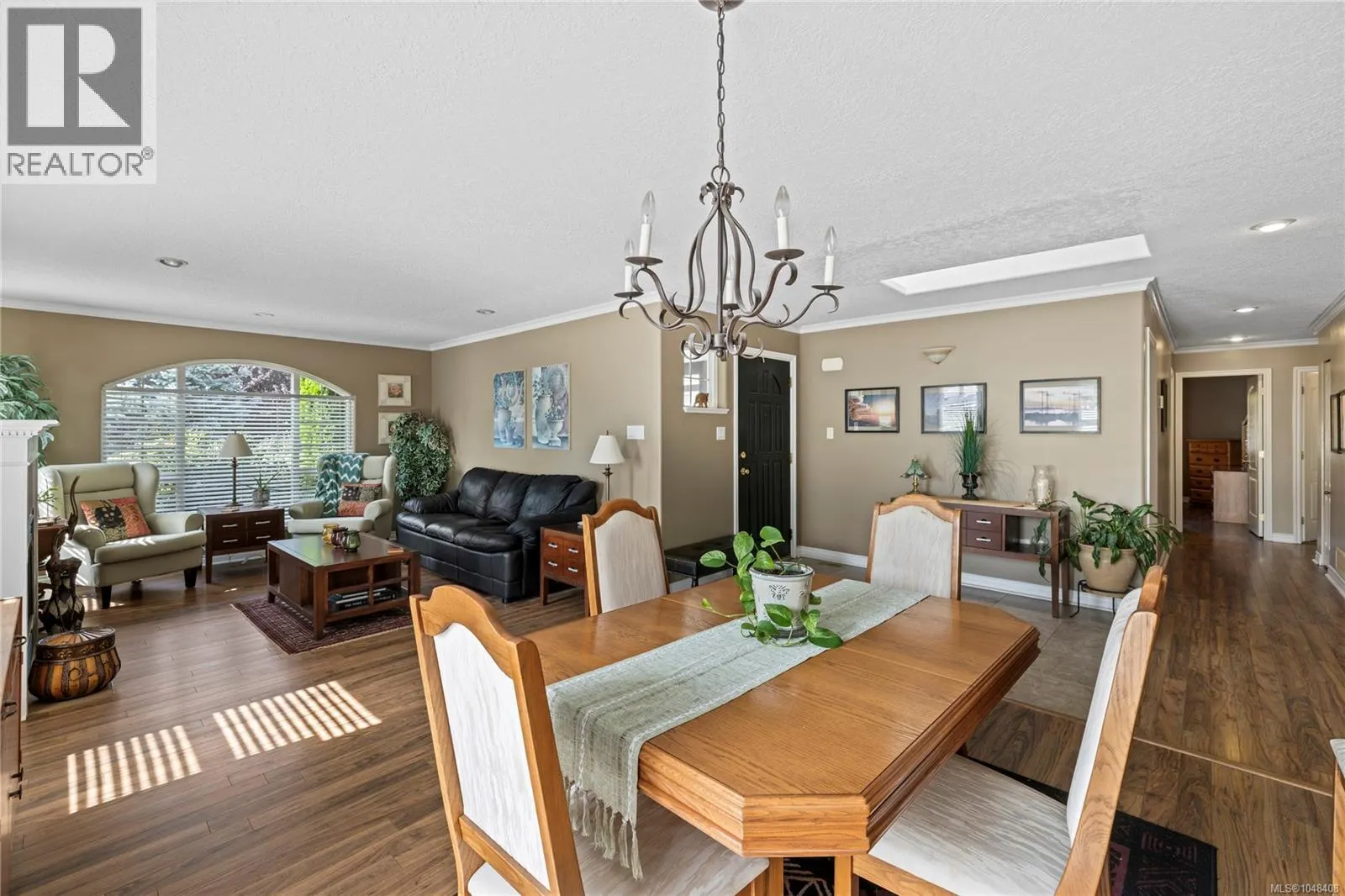 828 Sunray Rd