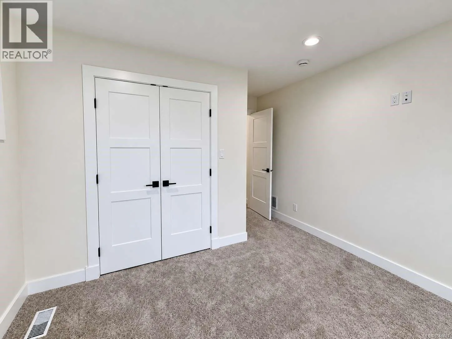 5255 Tebo Ave