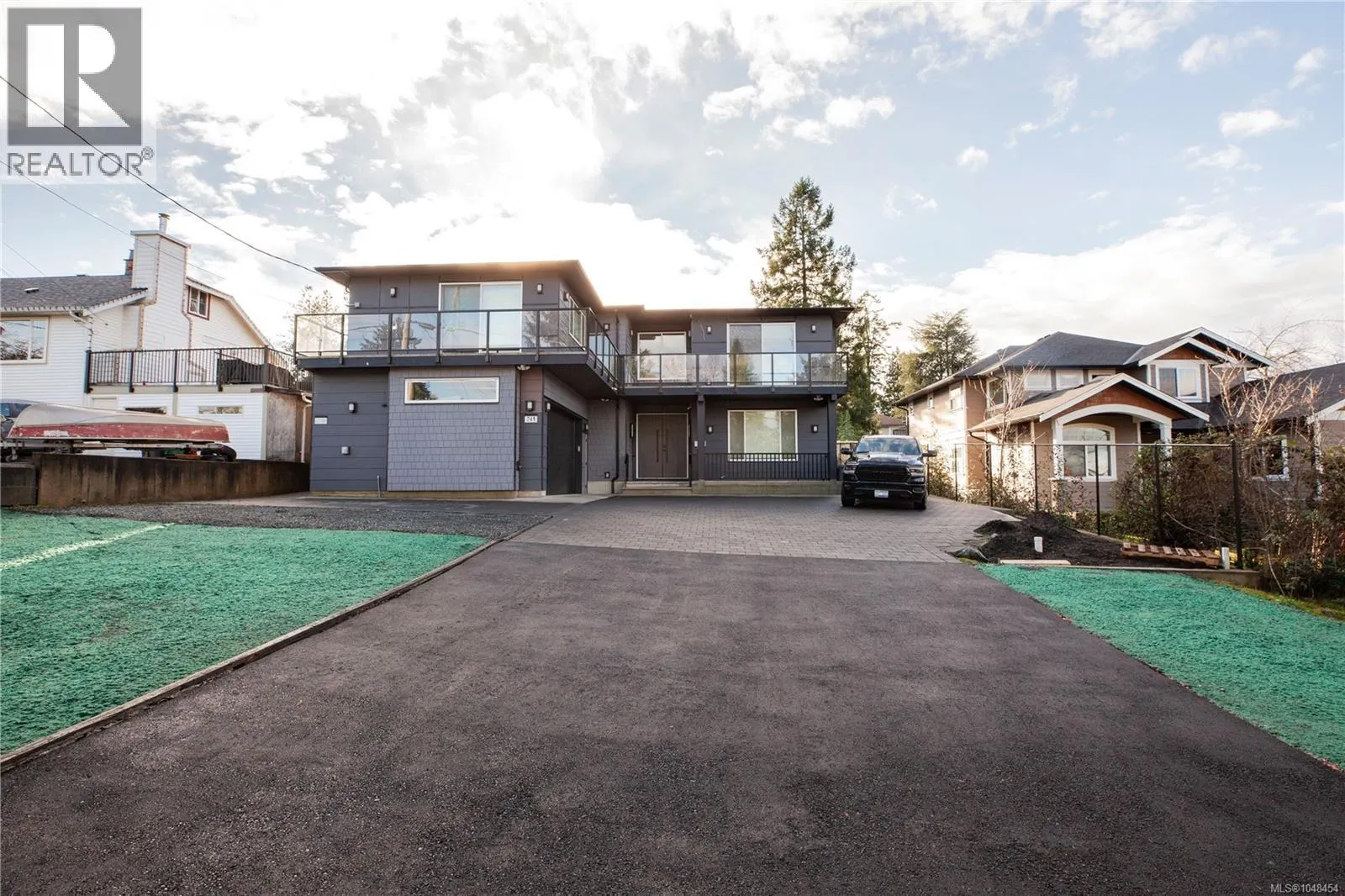 741 Snowdrop Ave