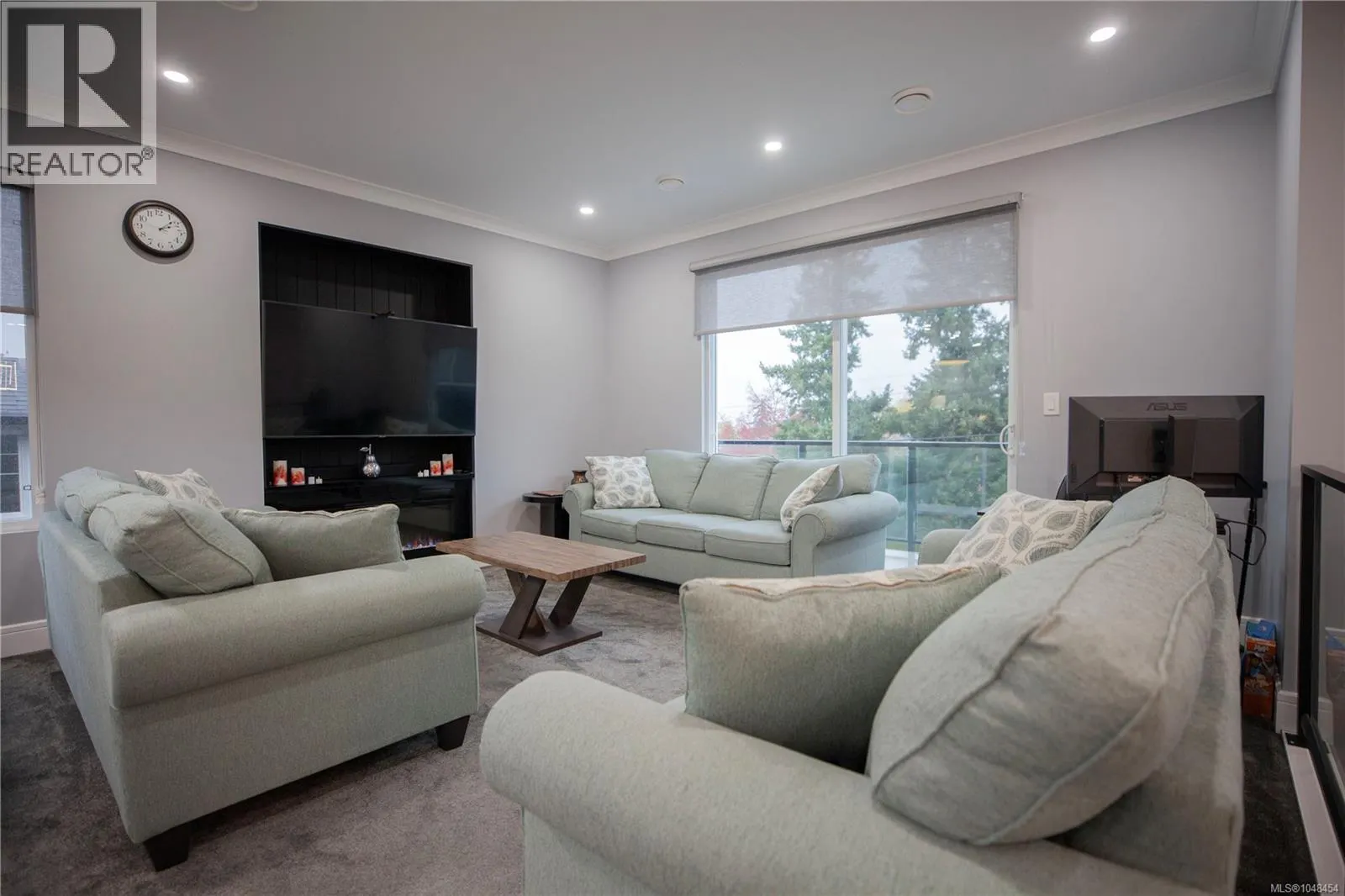 741 Snowdrop Ave