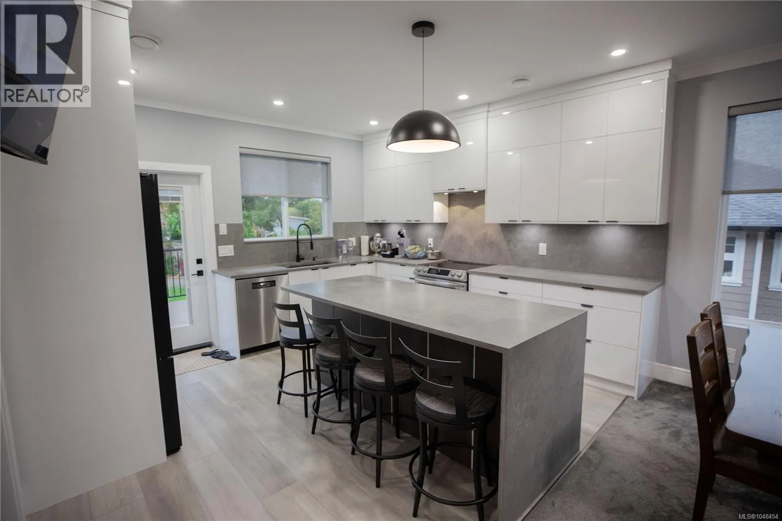 741 Snowdrop Ave