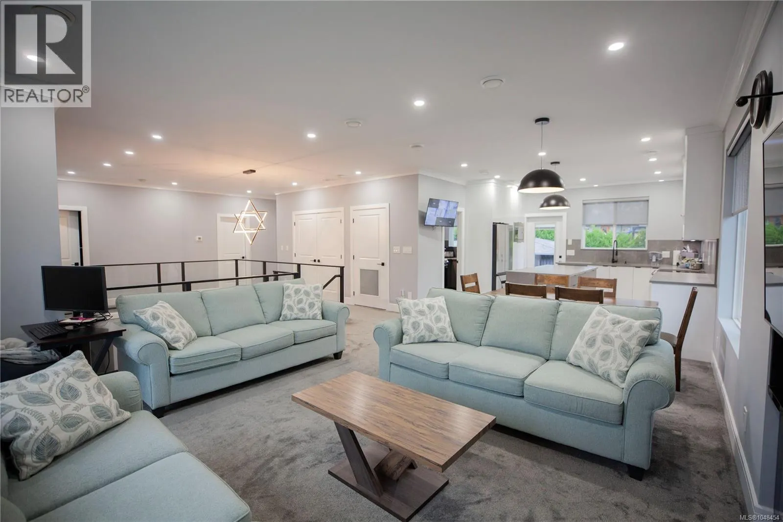 741 Snowdrop Ave