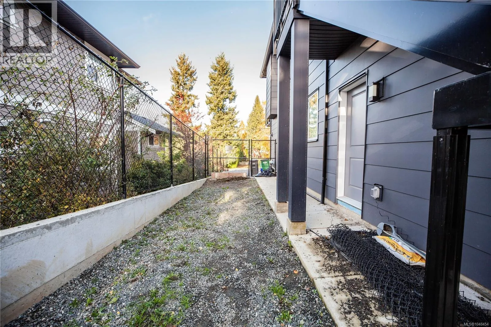 741 Snowdrop Ave