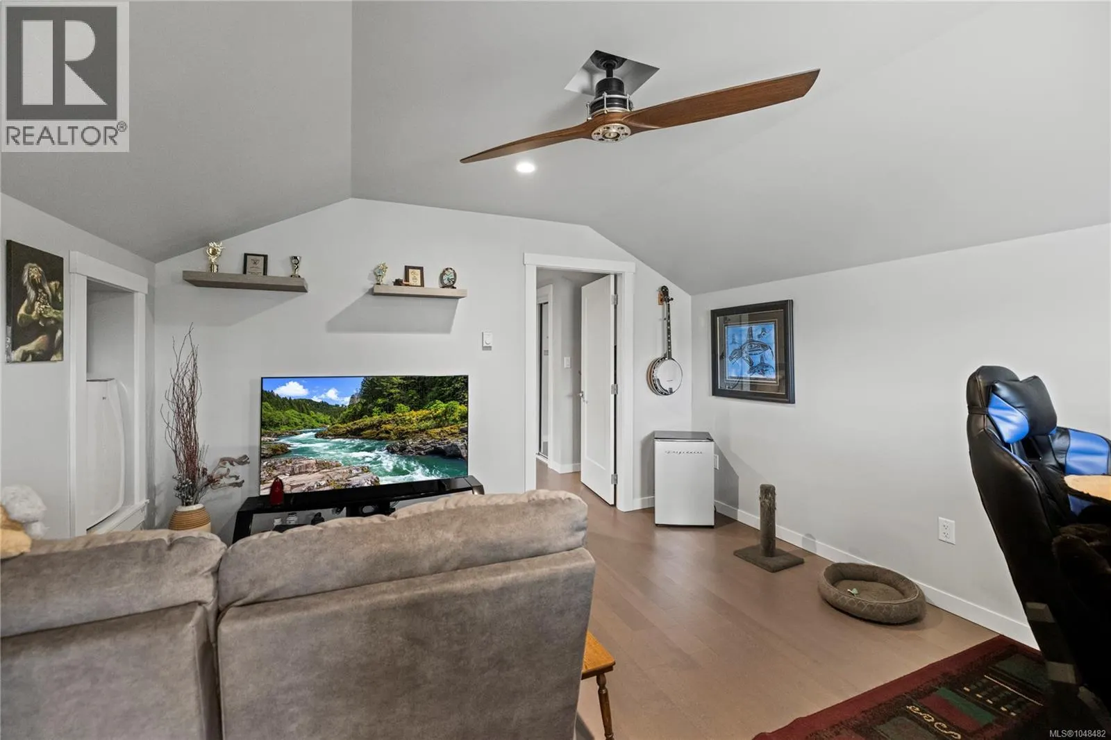 1100 Alpine View Pl