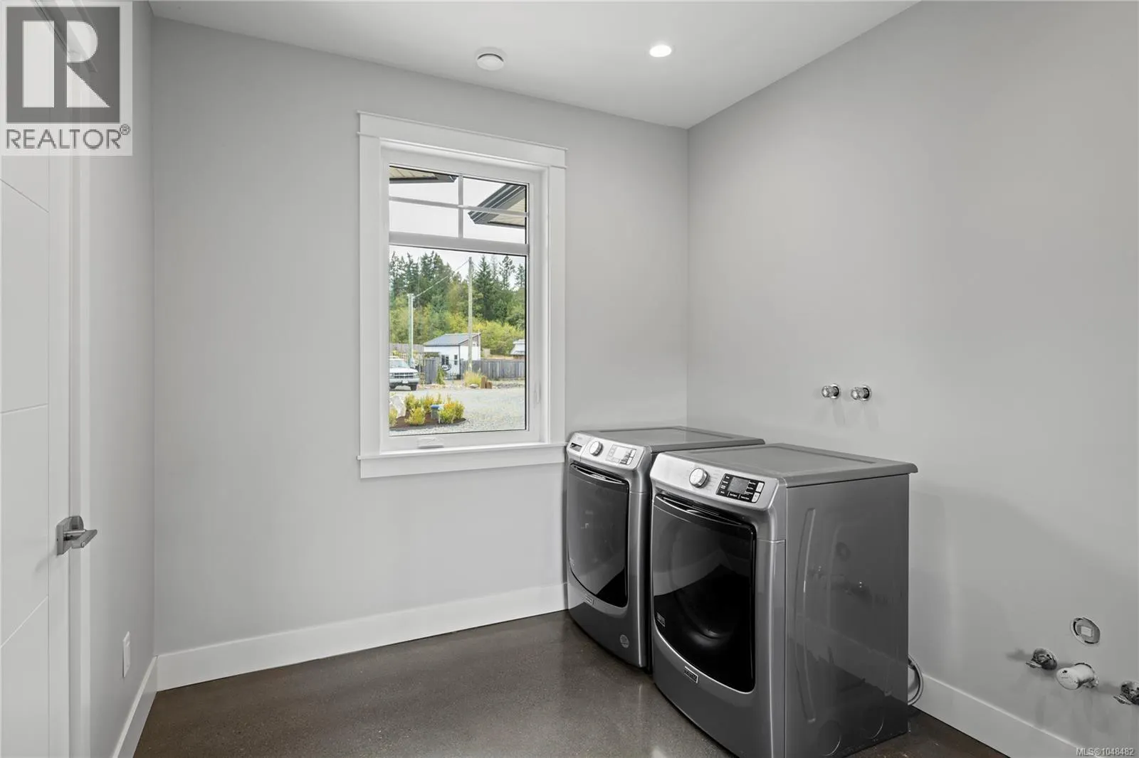 1100 Alpine View Pl