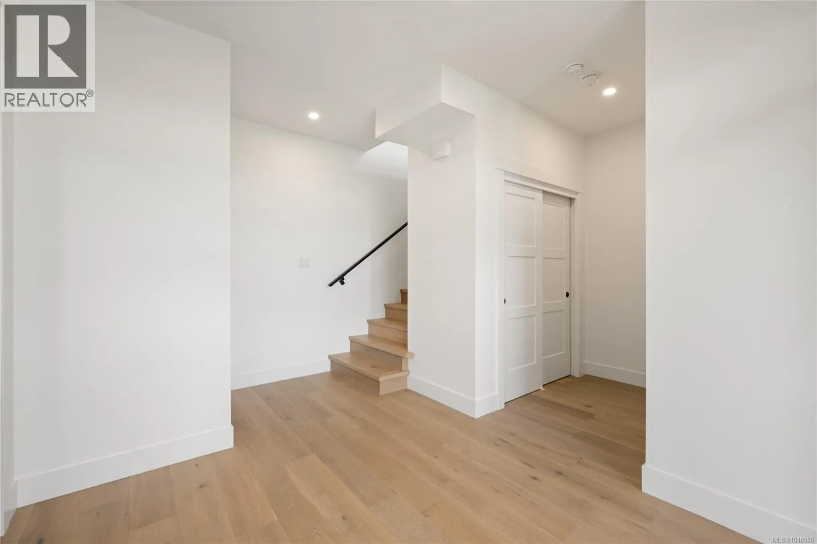4949 Dixon Lane