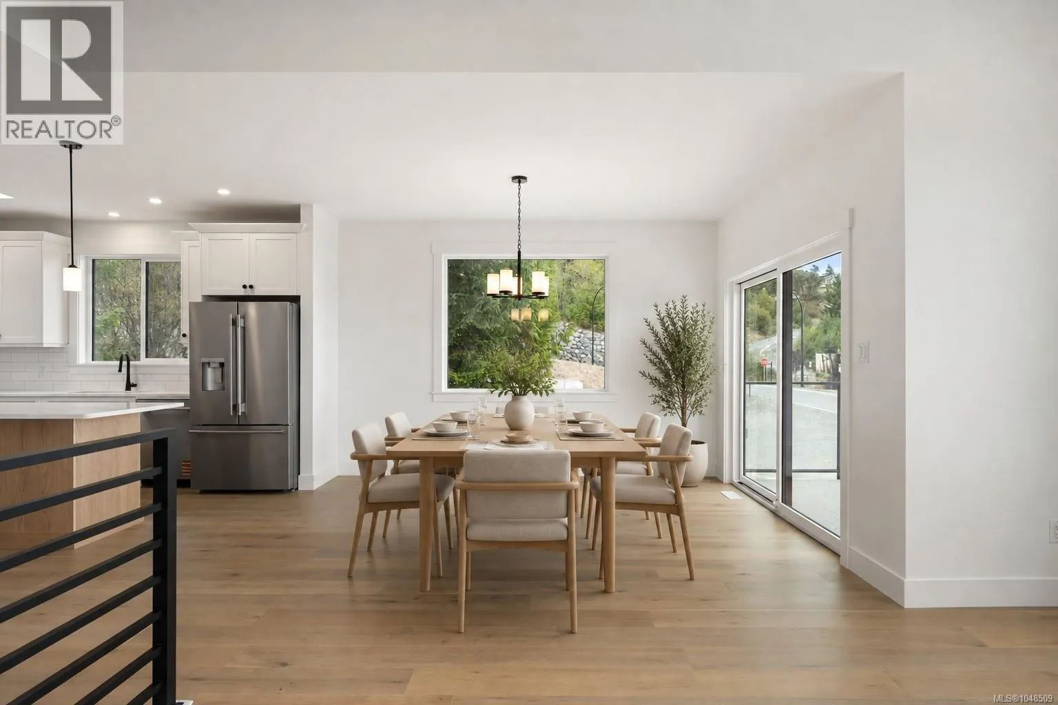 4949 Dixon Lane