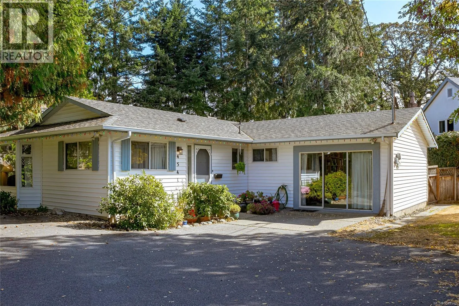 4541 Elk Lake Dr