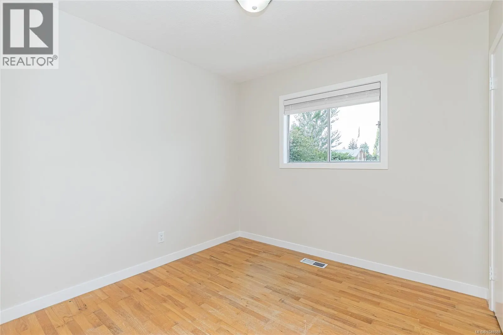 5890 CHESTERFIELD Ave