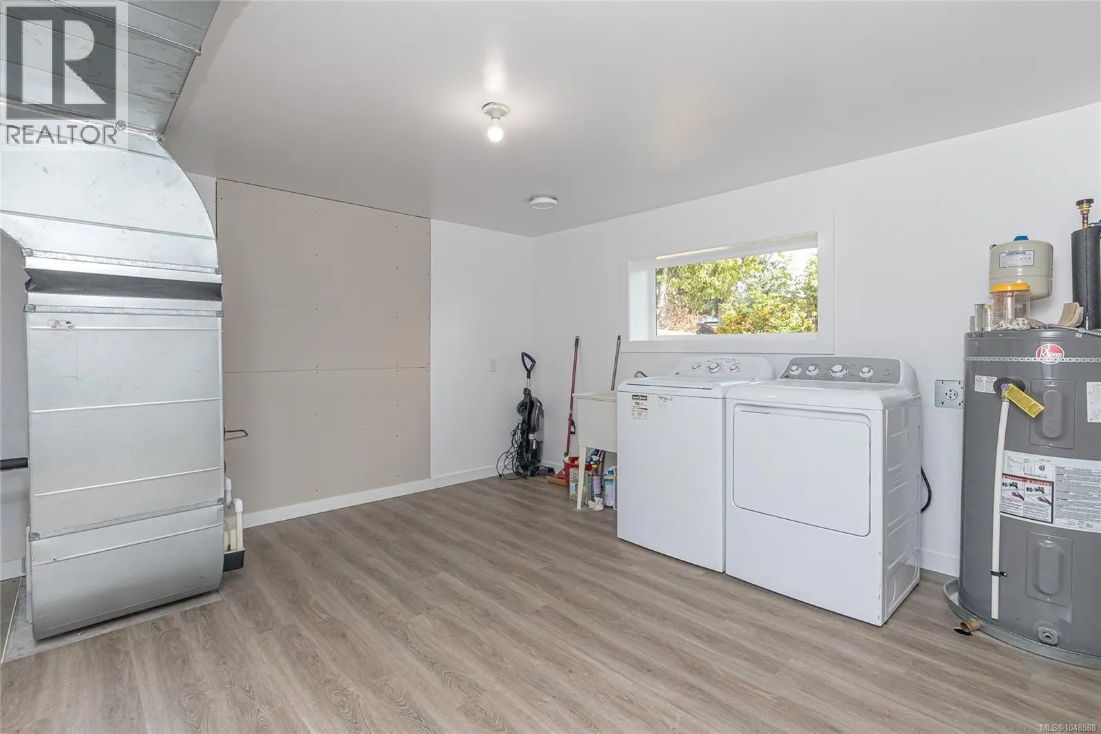 5890 CHESTERFIELD Ave