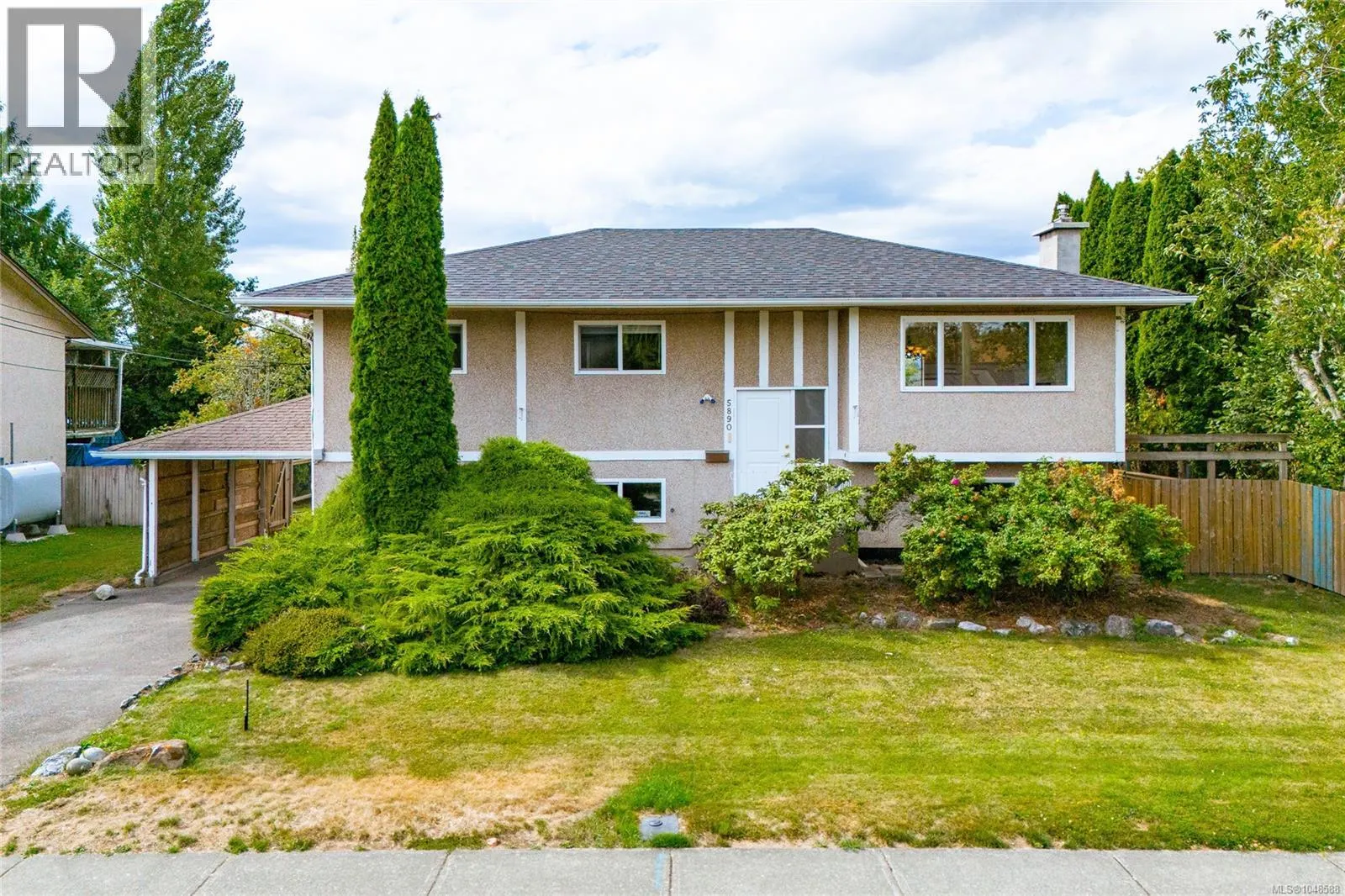 5890 CHESTERFIELD Ave