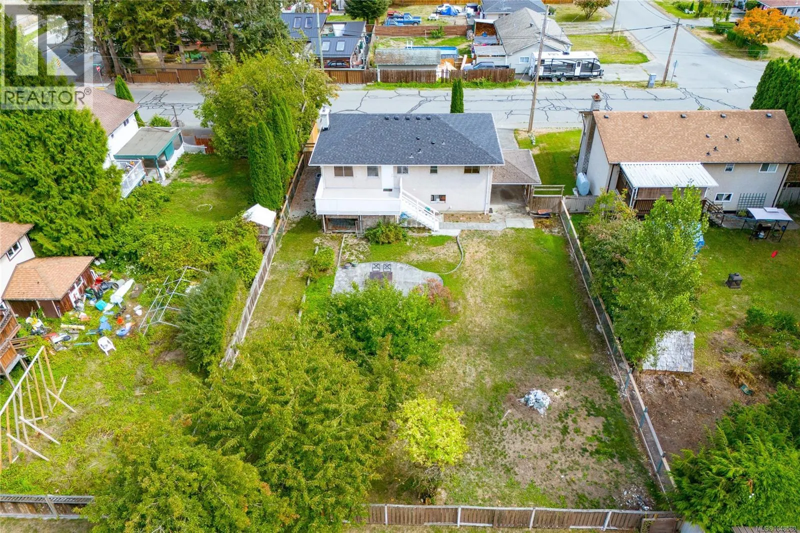 5890 CHESTERFIELD Ave