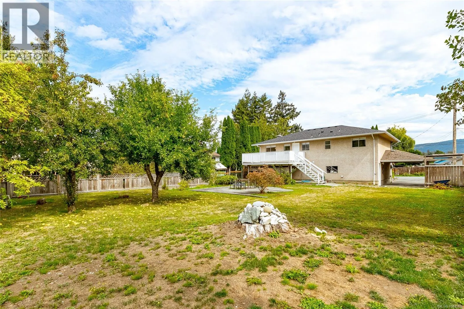 5890 CHESTERFIELD Ave
