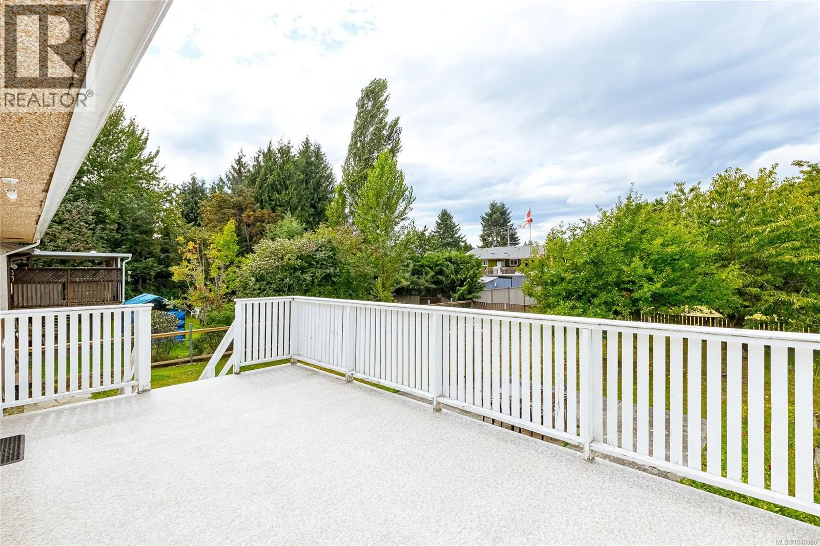 5890 CHESTERFIELD Ave