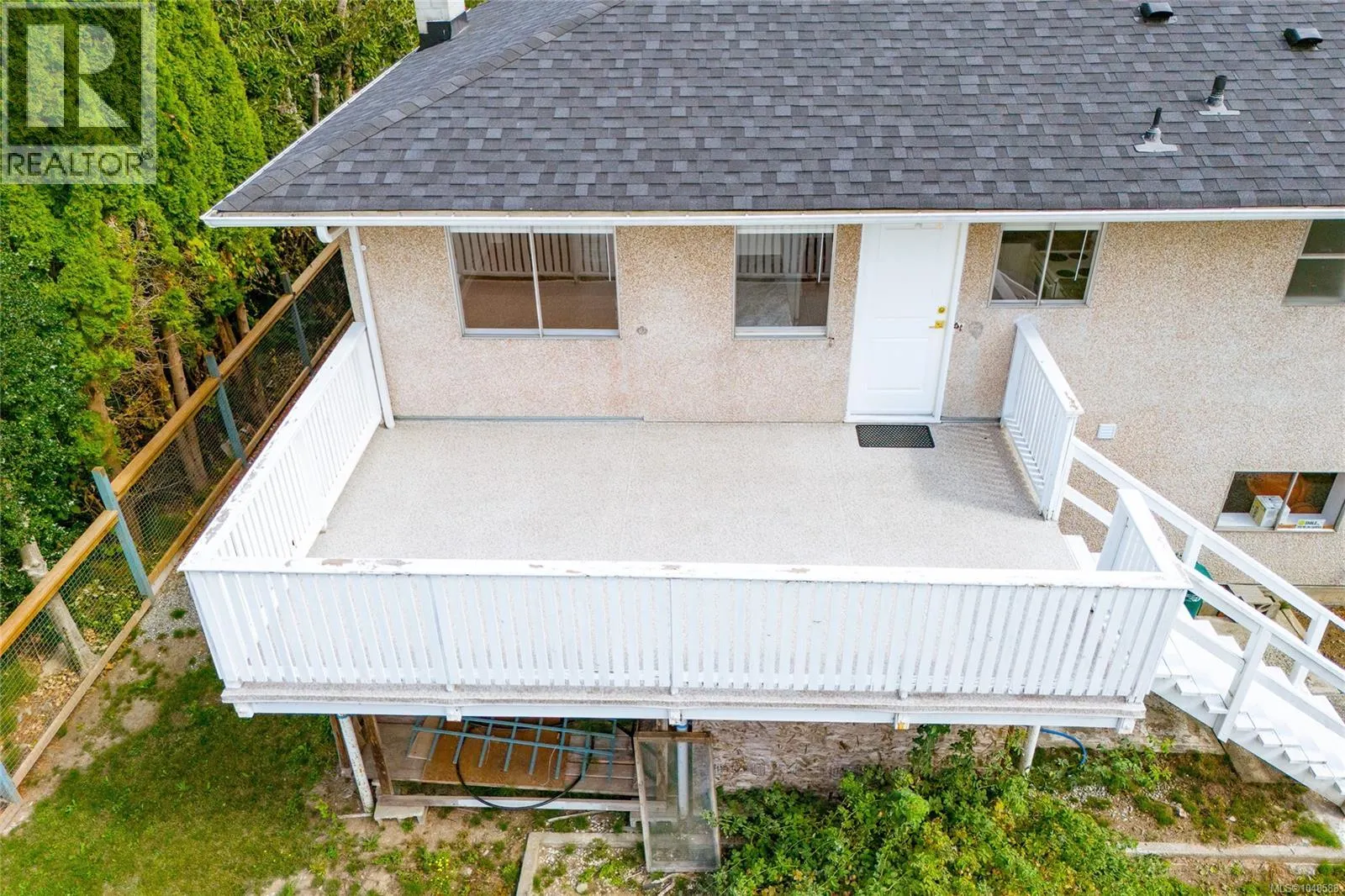 5890 CHESTERFIELD Ave
