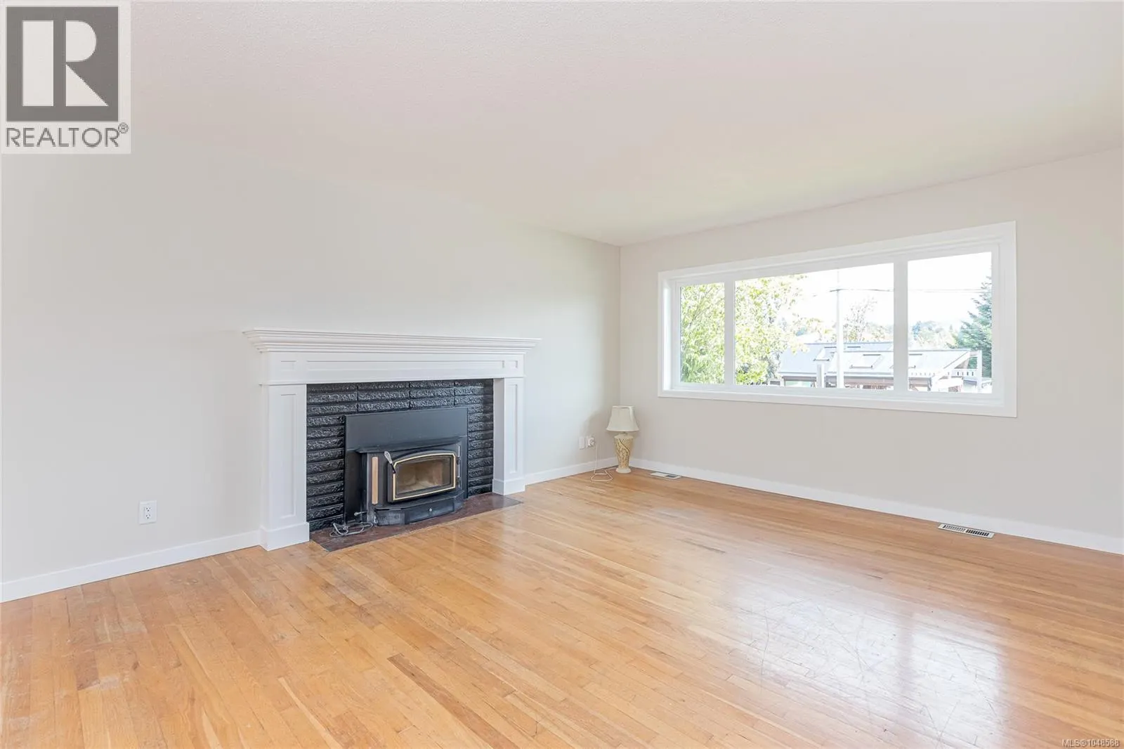 5890 CHESTERFIELD Ave