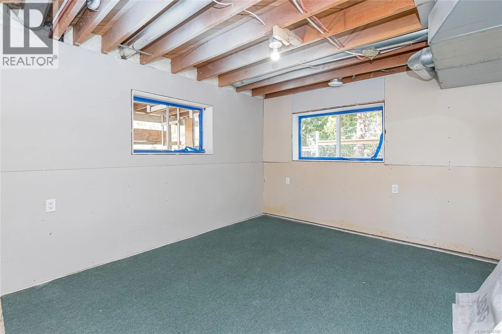 5890 CHESTERFIELD Ave