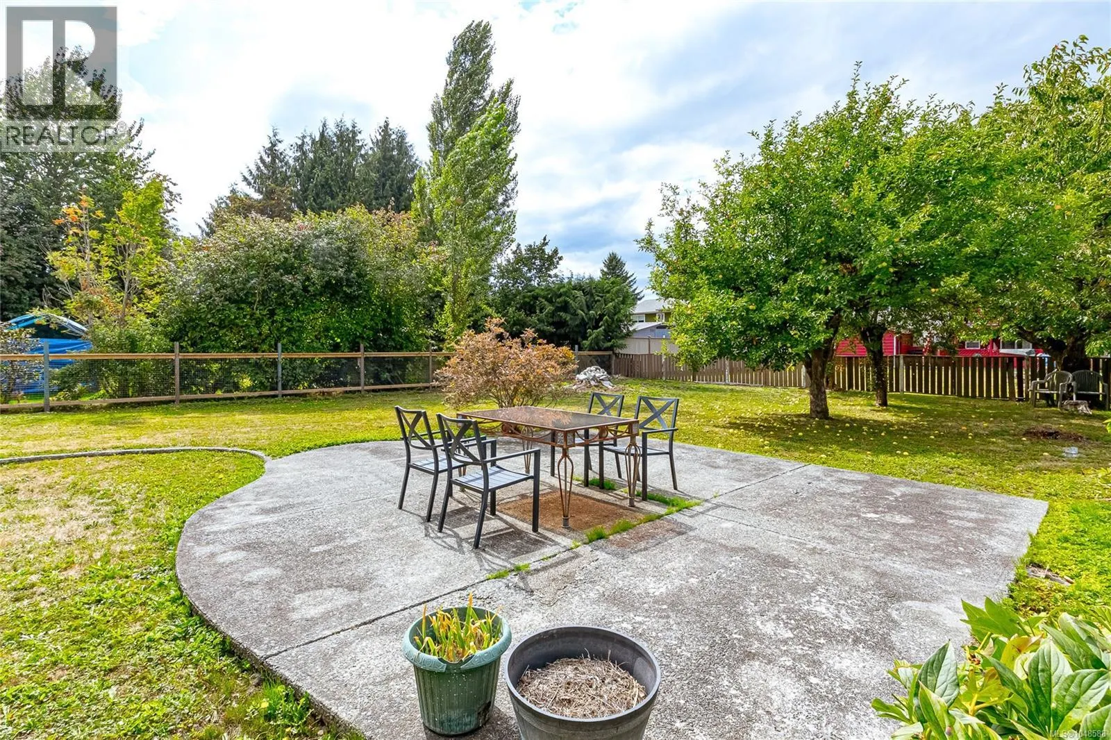 5890 CHESTERFIELD Ave