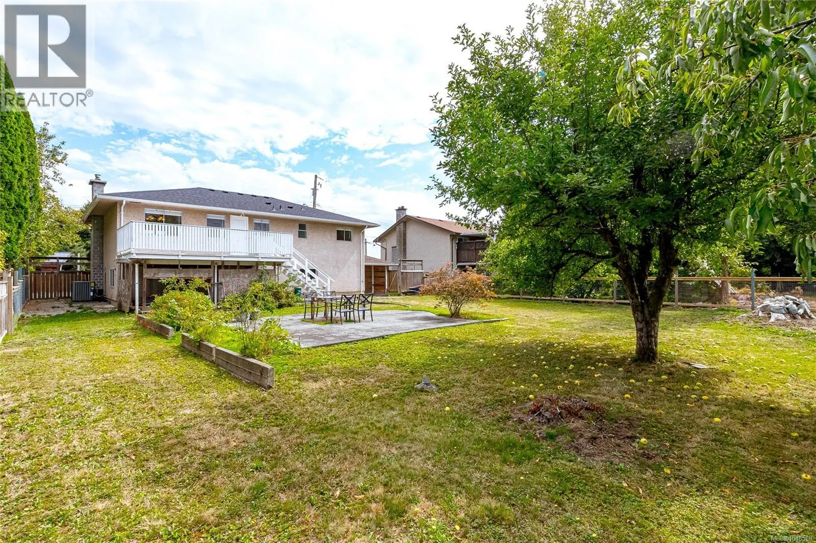 5890 CHESTERFIELD Ave