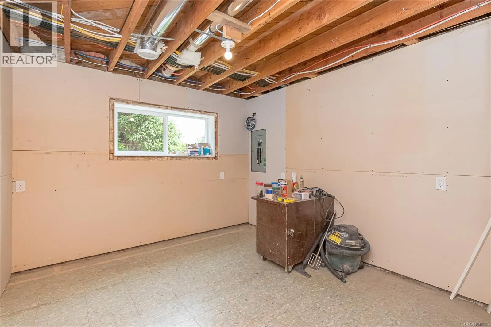 5890 CHESTERFIELD Ave