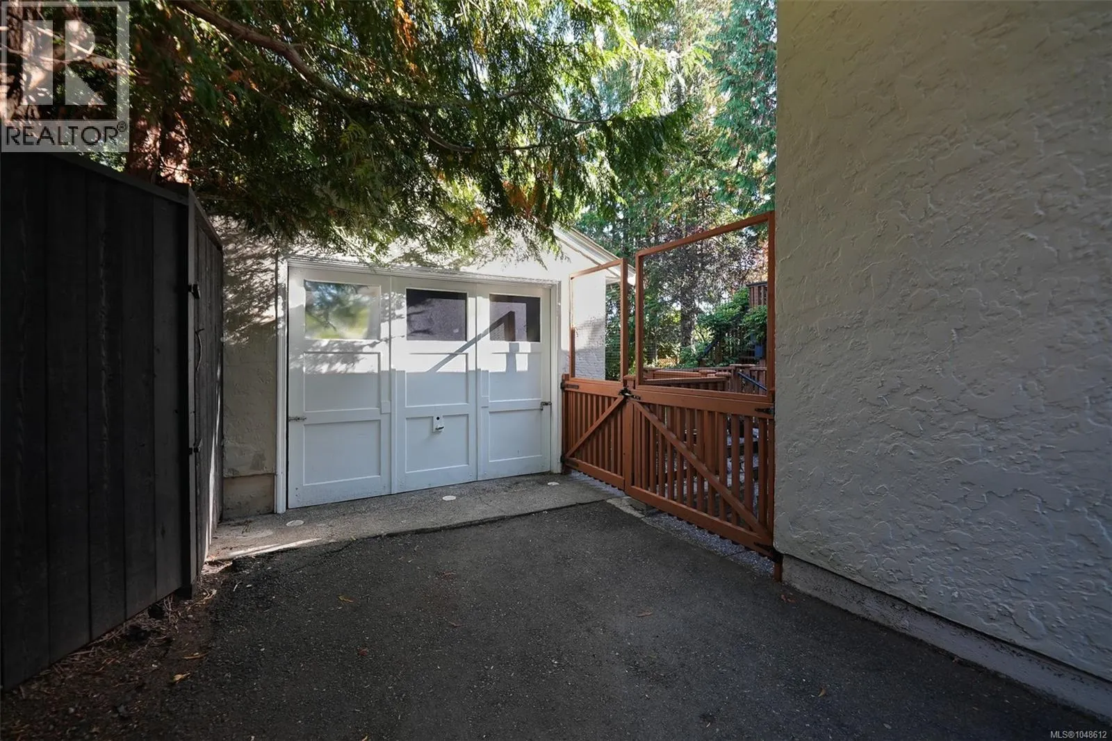 711 Richmond Ave
