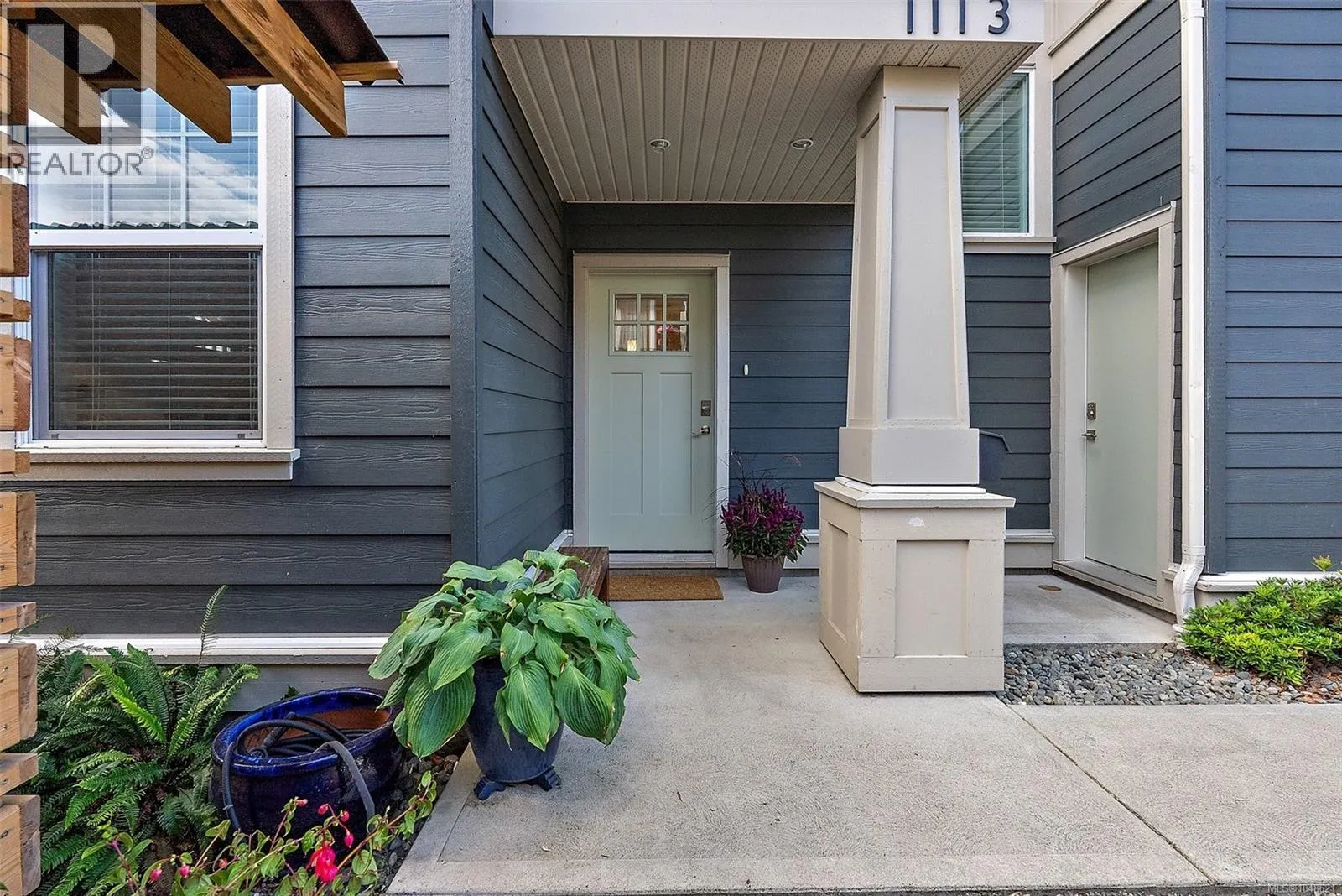 1113 Lyall St