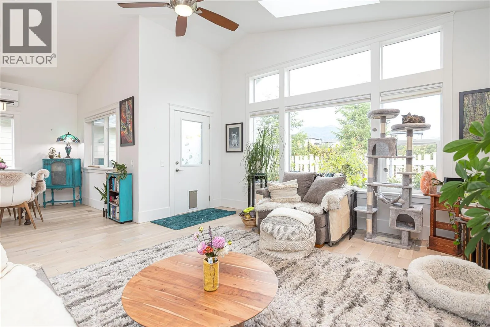 322 Edgewood Cres