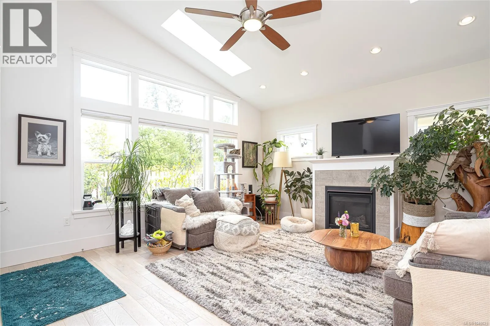 322 Edgewood Cres