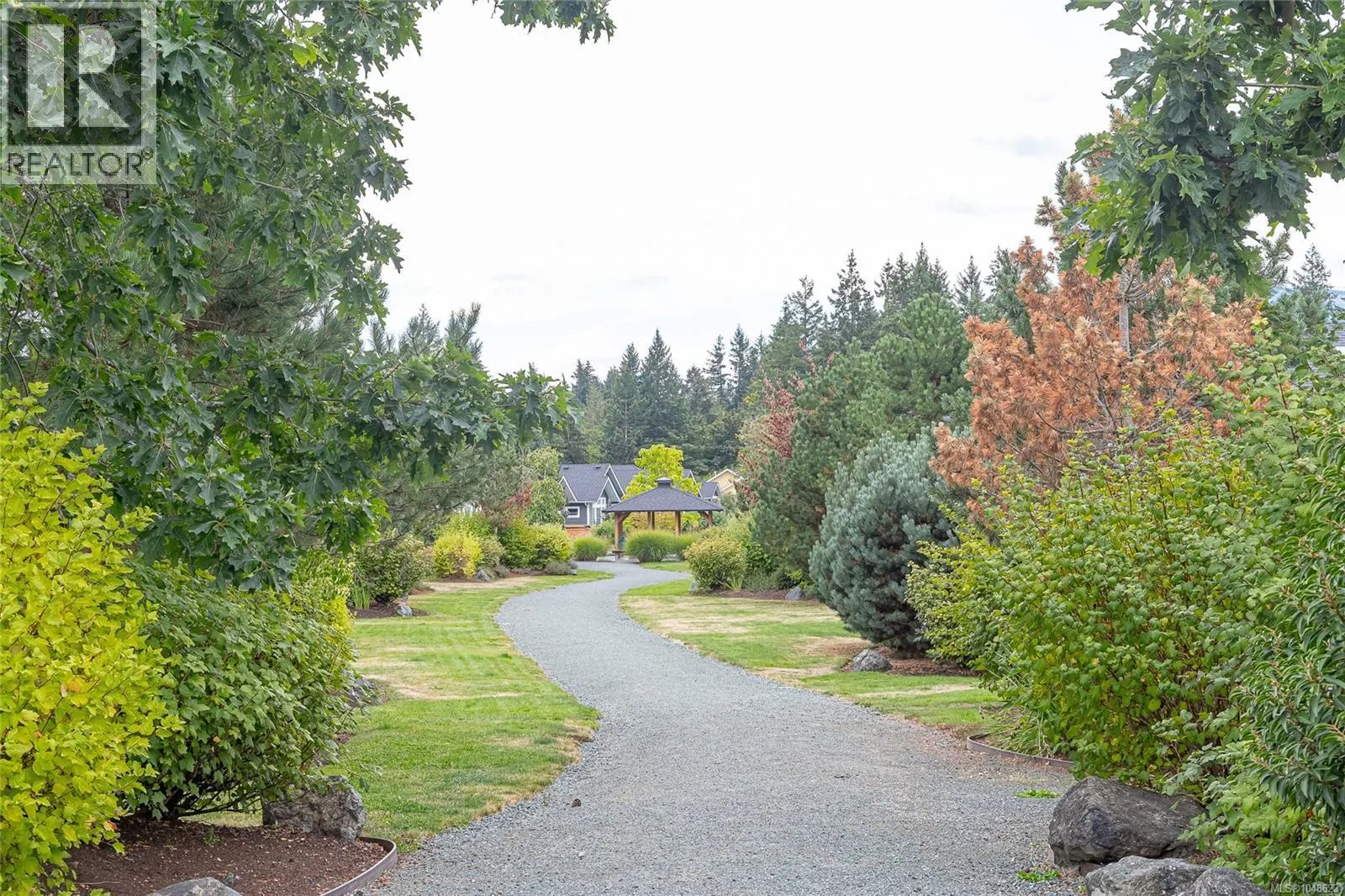 322 Edgewood Cres