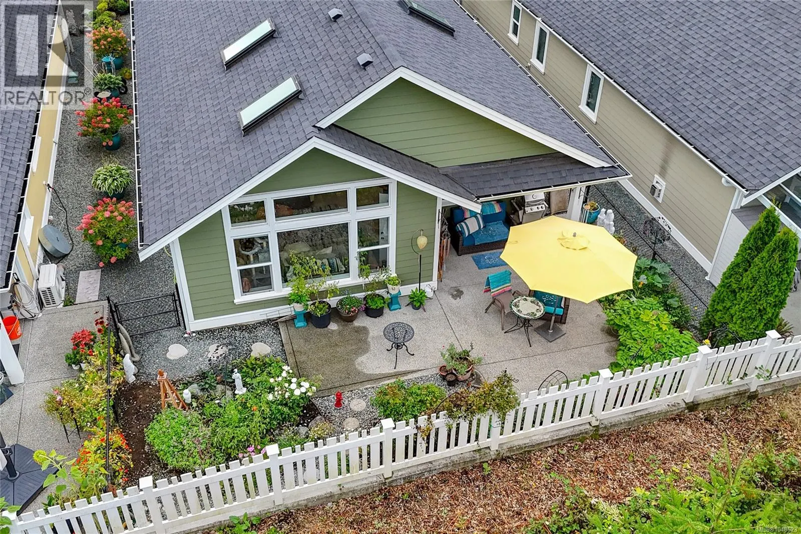 322 Edgewood Cres