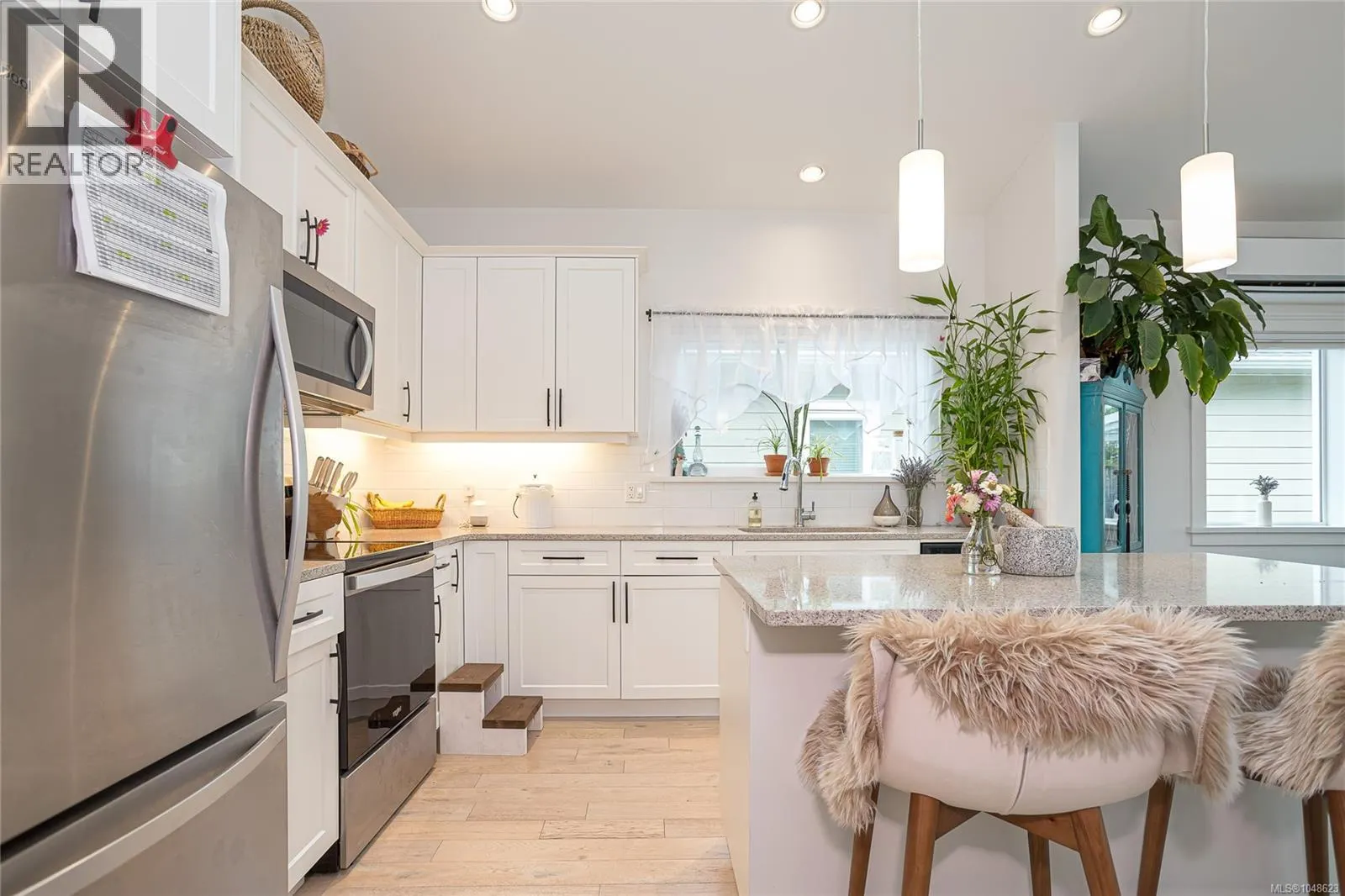 322 Edgewood Cres