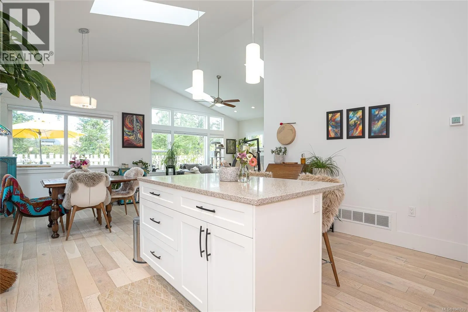 322 Edgewood Cres