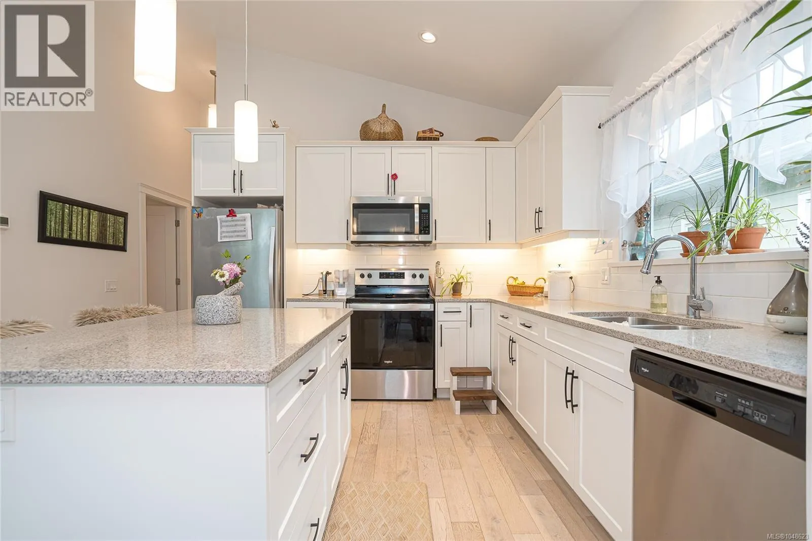 322 Edgewood Cres